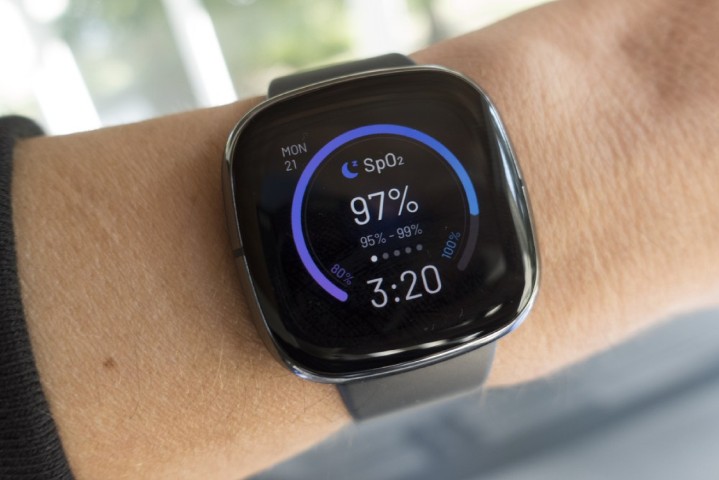 Fitbit 准备加入以麦克风量测睡眠环境噪音功能，还能识别鼾声