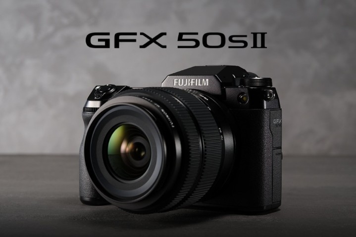 富士揭晓价格相对亲民设计的中片幅相机 GFX 50S II