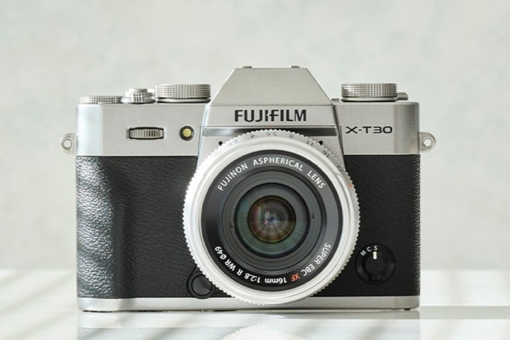 富士揭晓价格相对亲民设计的中片幅相机 GFX 50S II
